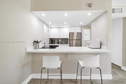 290 Sunrise Dr # 312, Key Biscayne FL 33149