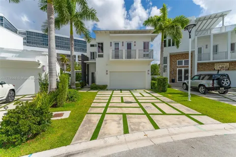 8221 NW 34th Dr # 8221, Doral FL 33122