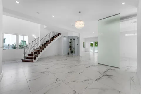 8221 NW 34th Dr # 8221, Doral FL 33122