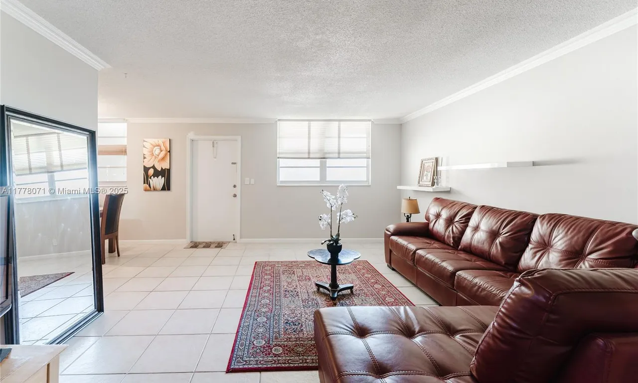 1811 Jefferson St # 304, Hollywood FL 33020