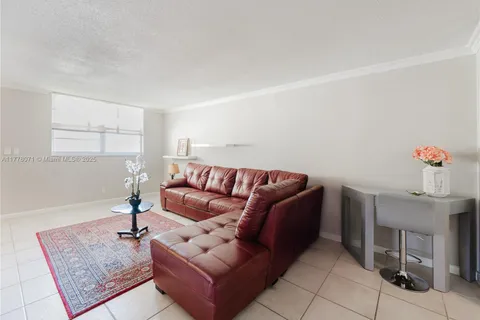 1811 Jefferson St # 304, Hollywood FL 33020