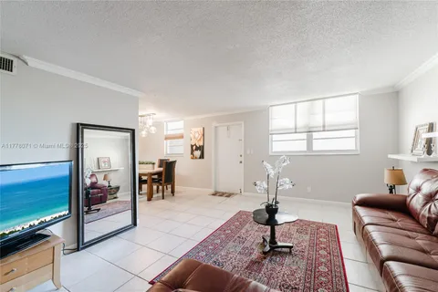 1811 Jefferson St # 304, Hollywood FL 33020
