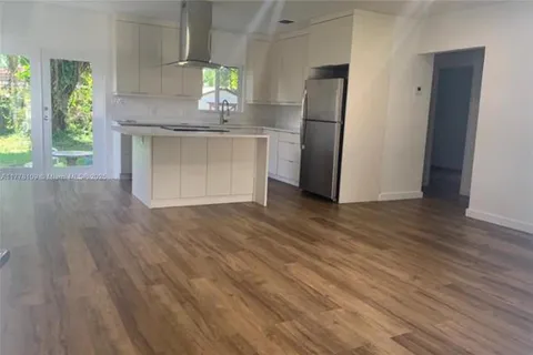 301 SW 51st Ave, Miami FL 33134