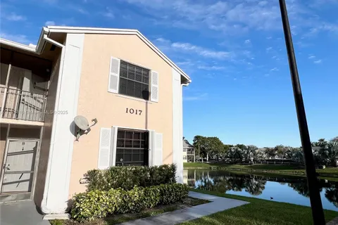1017 Washington Cir # 1017A, Homestead FL 33034