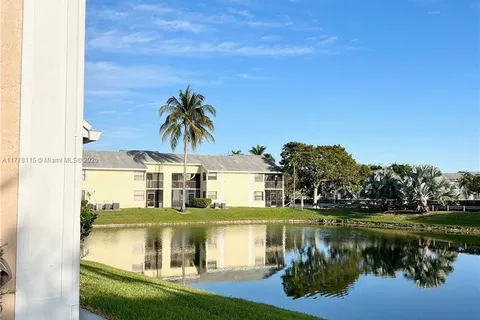 1017 Washington Cir # 1017A, Homestead FL 33034