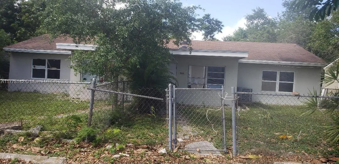 1425 NE 131st St, North Miami FL 33161