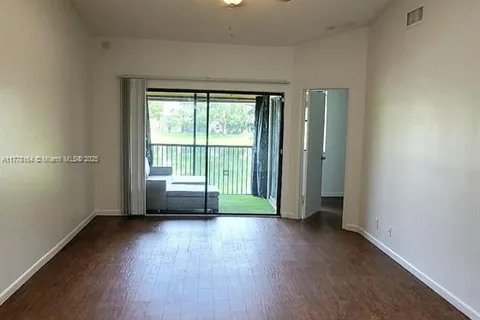 2531 NW 56th Ave # 18, Lauderhill FL 33313