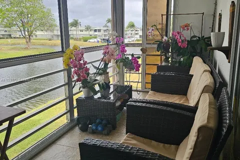 378 Saxony H # 378, Delray Beach FL 33446