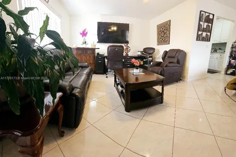 378 Saxony H # 378, Delray Beach FL 33446