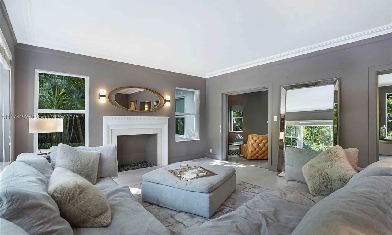 5650 Pine Tree Dr, Miami Beach FL 33140