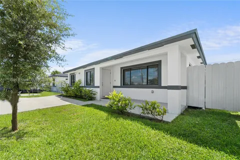 531 NW 15 St, Florida City FL 33034