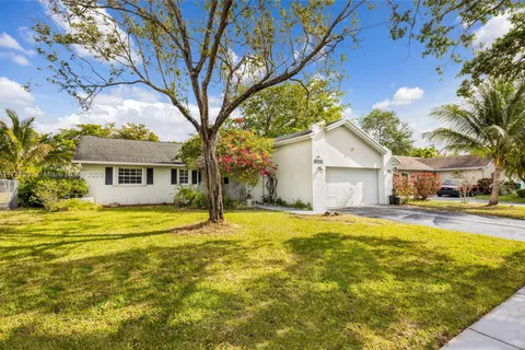 8031 NW 47th Ct, Lauderhill FL 33351