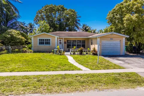 3800 NW 37th St, Lauderdale Lakes FL 33309