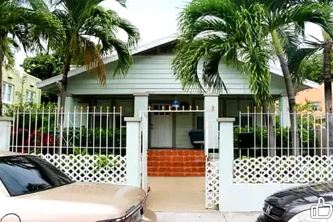 410 NW 9th Ave, Miami FL 33128