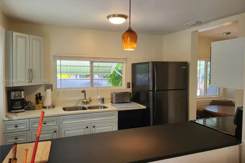 4240 NE 8th Ave # 1, Oakland Park FL 33334