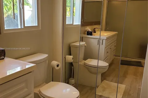 4240 NE 8th Ave # 1, Oakland Park FL 33334