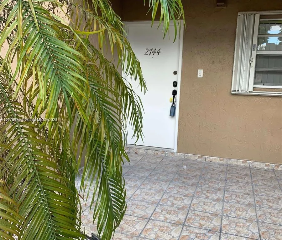 2744 W 60th St # 51, Hialeah FL 33016