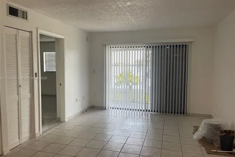 2744 W 60th St # 51, Hialeah FL 33016