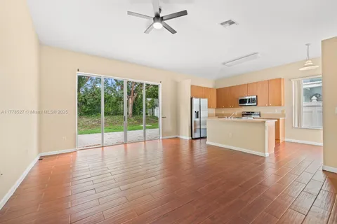 1200 NE 37th Ave # 1200, Homestead FL 33033