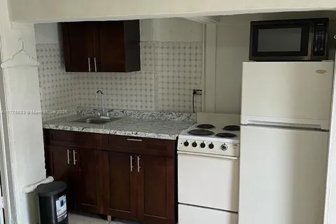 5411 Ravenswood Rd # 3A, Dania Beach FL 33312
