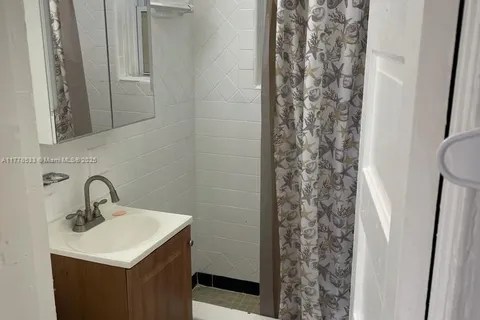 5411 Ravenswood Rd # 3A, Dania Beach FL 33312