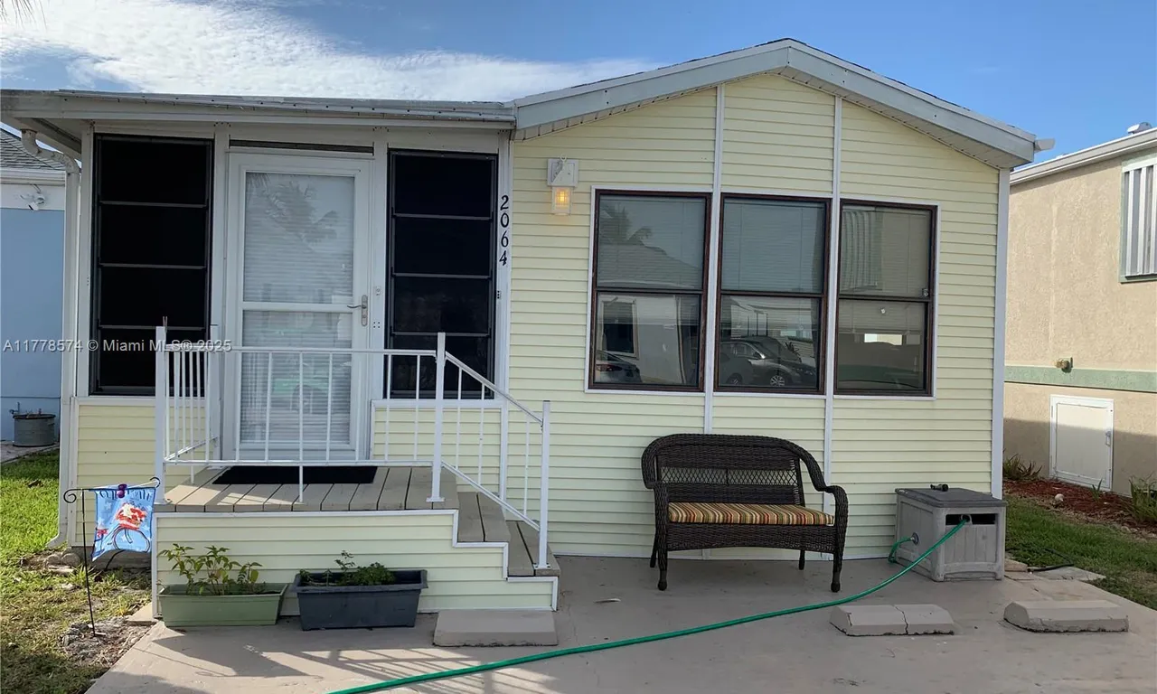 2064 Nettles Blvd, Jensen Beach FL 34957