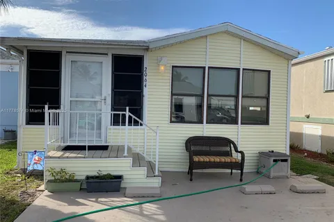 2064 Nettles Blvd, Jensen Beach FL 34957