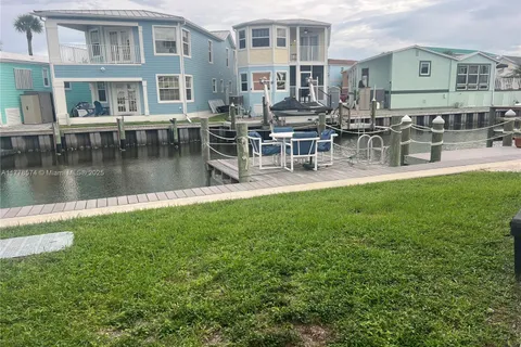 2064 Nettles Blvd, Jensen Beach FL 34957