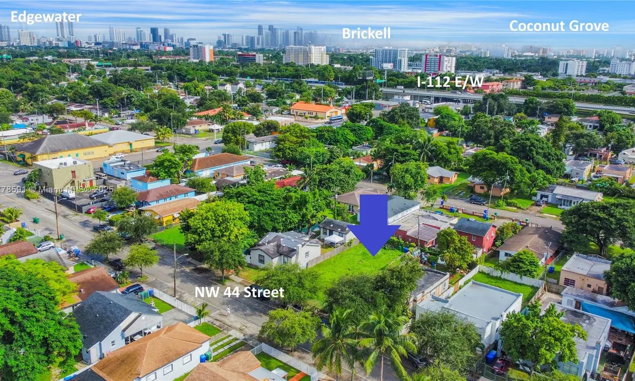 1762 NW 44th St, Miami FL 33142