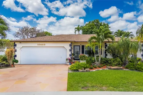 22483 Labrador St, Boca Raton FL 33428
