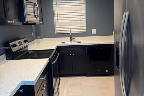 541 Blue Heron Dr # 304, Hallandale Beach FL 33009