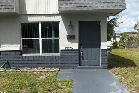 2271 NW 59th Way # 2275, Lauderhill FL 33313