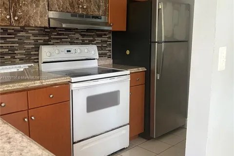 2271 NW 59th Way # 2275, Lauderhill FL 33313
