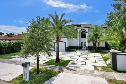 7870 NW 160th Ter, Miami Lakes FL 33016