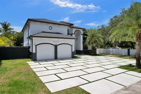 7870 NW 160th Ter, Miami Lakes FL 33016