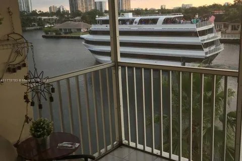 2081 S Ocean Dr # 310, Hallandale Beach FL 33009
