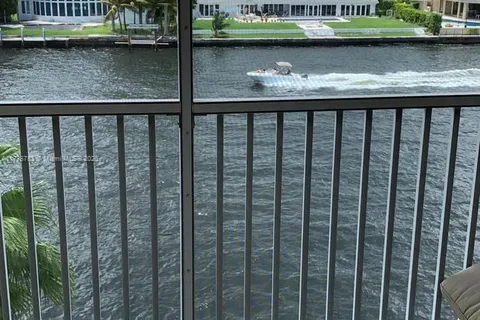2081 S Ocean Dr # 310, Hallandale Beach FL 33009