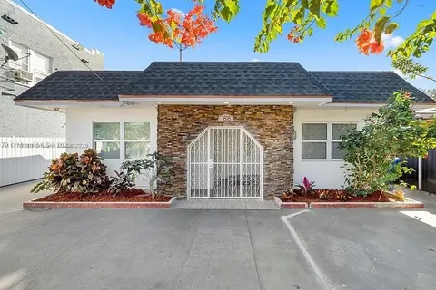 1818 SW 3rd St, Miami FL 33135