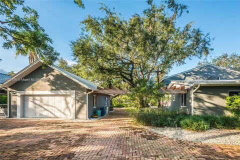9737 SW 98th St, Miami FL 33176