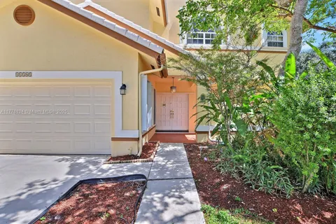 11565 N Quayside Dr, Cooper City FL 33026