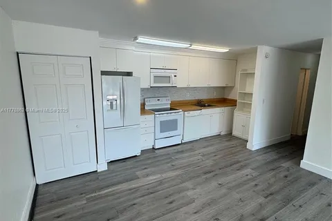 4420 NW 79th Ave # 2E, Doral FL 33166