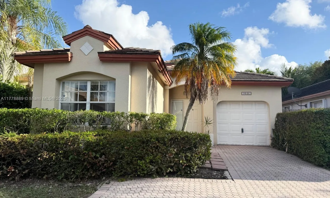 9934 NW 30th St, Doral FL 33172