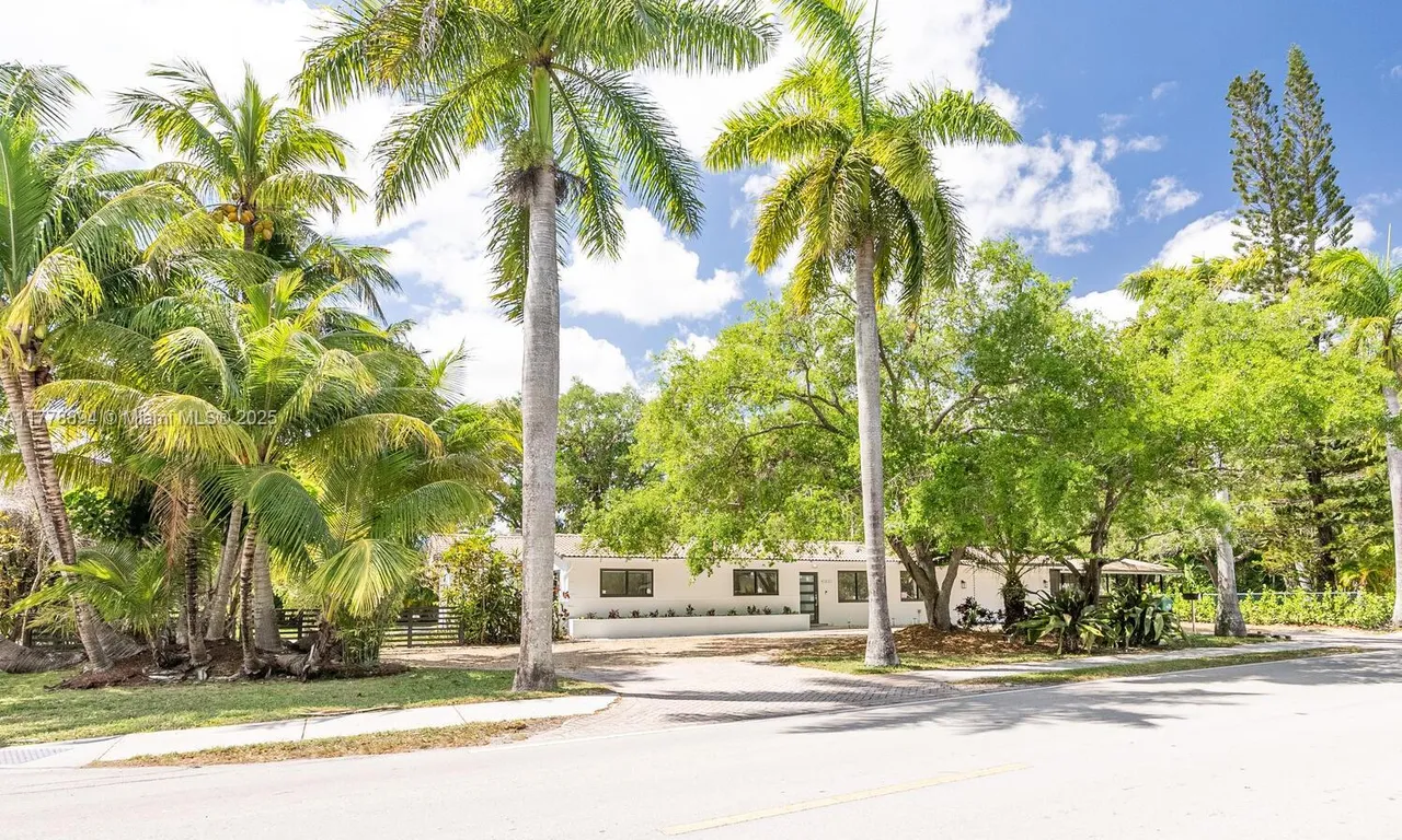 10500 SW 72nd Ave, Pinecrest FL 33156