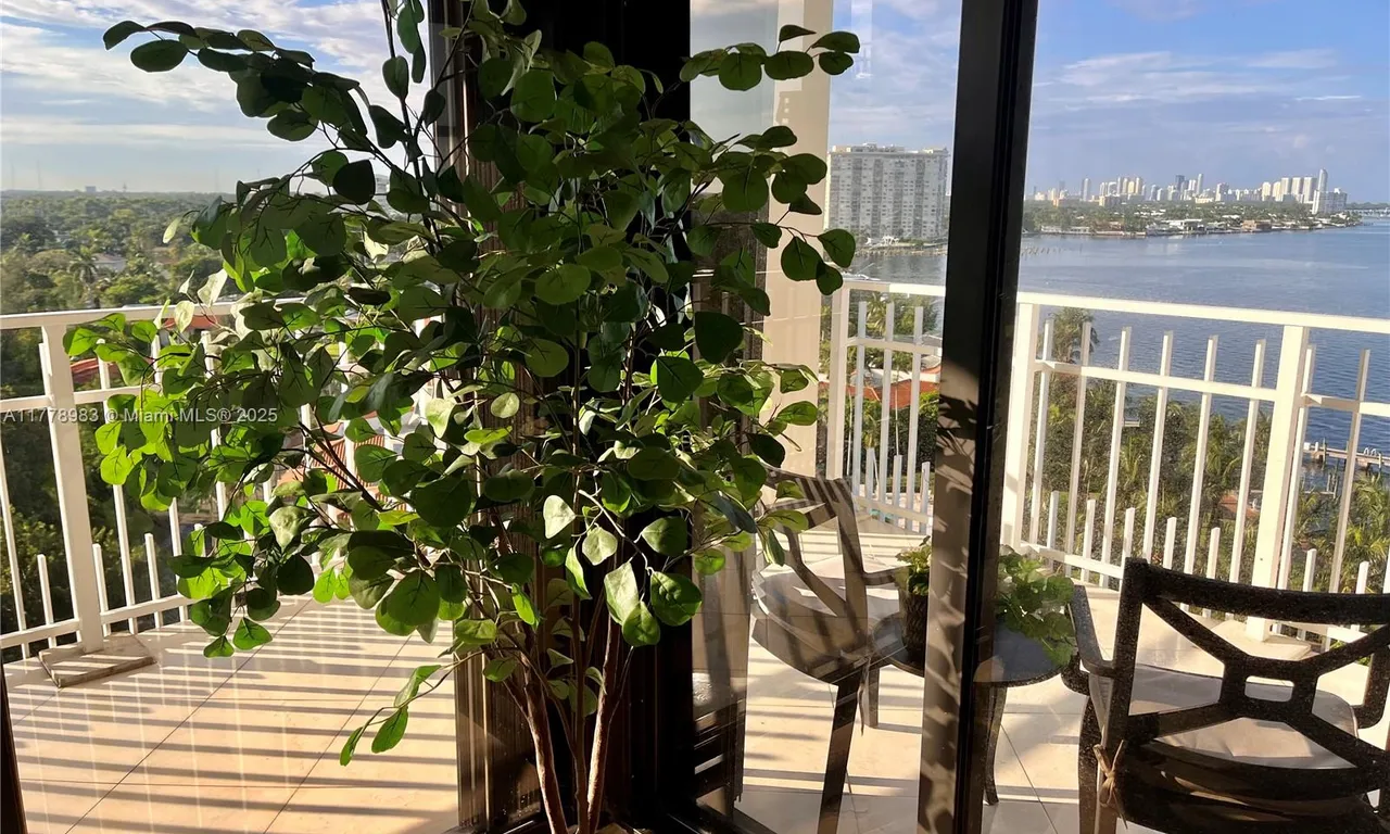 4000 NE Towerside Ter # 1101, Miami FL 33138