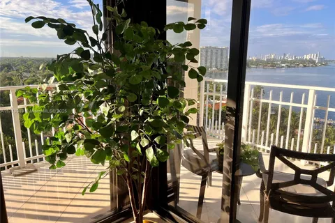 4000 NE Towerside Ter # 1101, Miami FL 33138