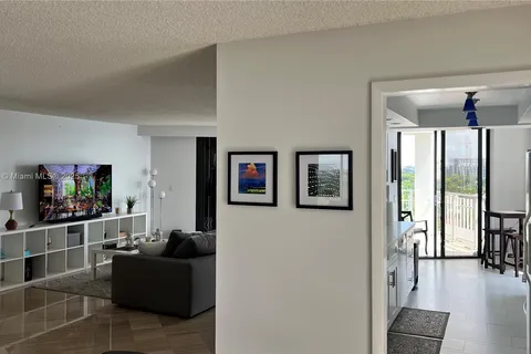 4000 NE Towerside Ter # 1101, Miami FL 33138