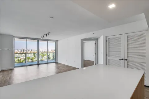 1500 Bay Rd # 0910, Miami Beach FL 33139
