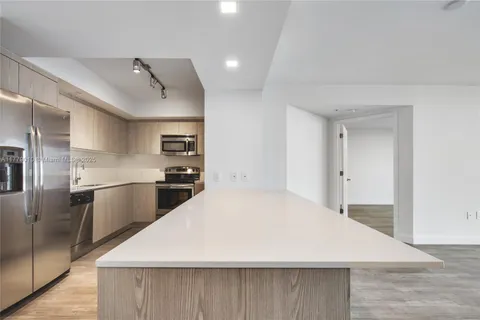 1500 Bay Rd # 0910, Miami Beach FL 33139