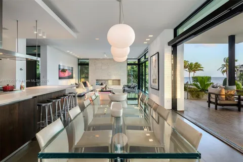 3832 Bayside Ct, Miami FL 33133