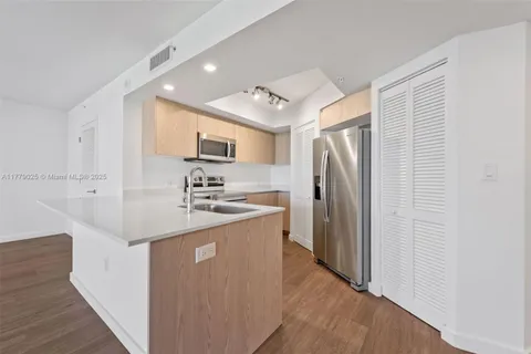 1500 Bay Rd # 1006, Miami Beach FL 33139